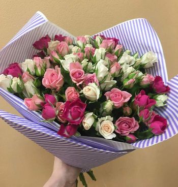 Букет 25  из кустовых роз