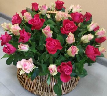 №508 Композиция из роз в корзине